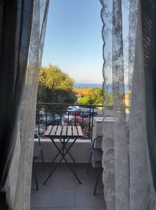 Διαμέρισμα Με Θέα Θάλασσα Στην Περιοχή Της Αθύτου Afytos Bagian luar foto